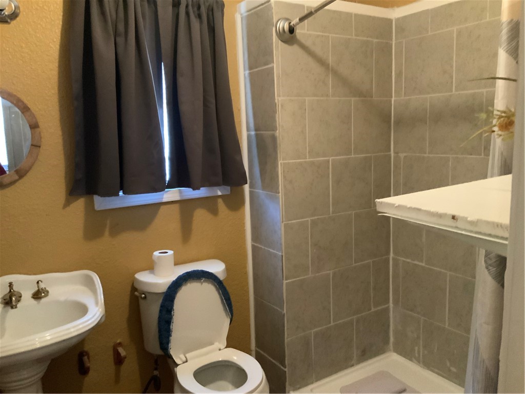 7426 Convair Dr Property Photo 7