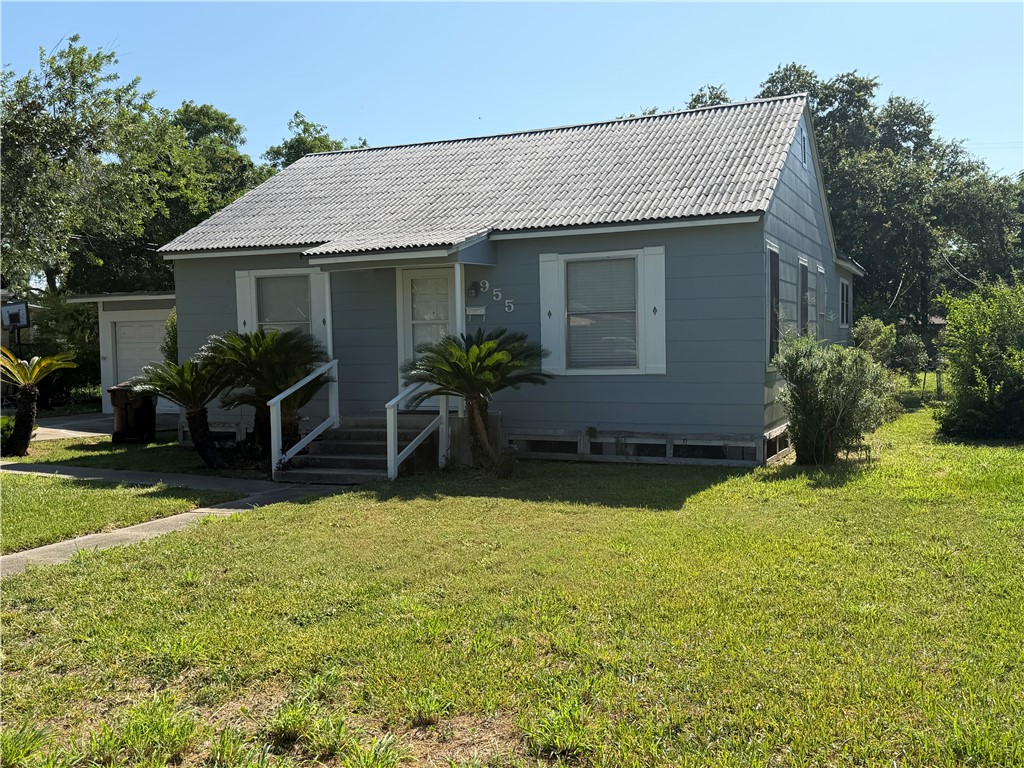 955 N Lantana Dr Property Photo 2