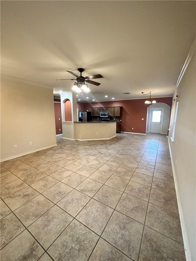 2545 Las Brisas St Property Photo 3