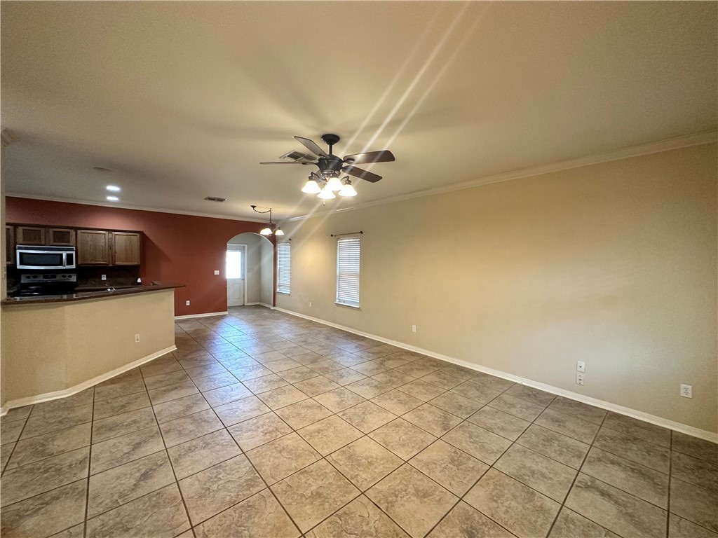 2545 Las Brisas St Property Photo 6
