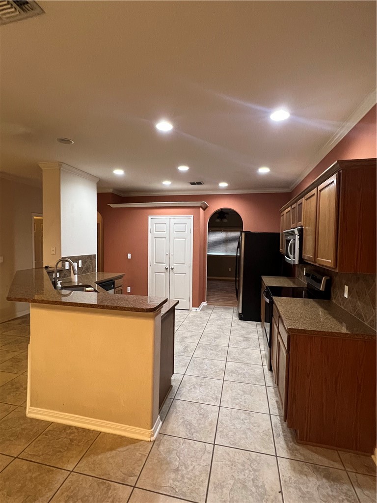 2545 Las Brisas St Property Photo 7