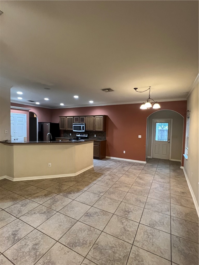 2545 Las Brisas St Property Photo 11