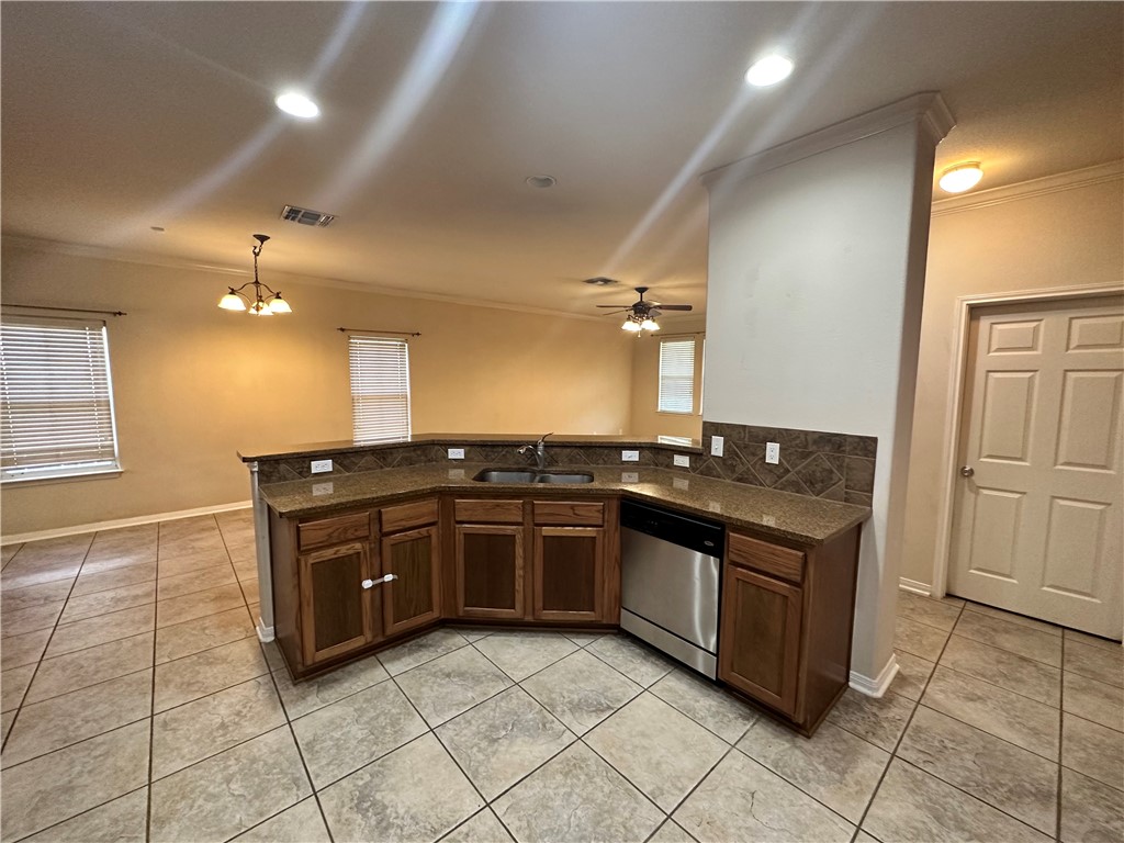 2545 Las Brisas St Property Photo 12