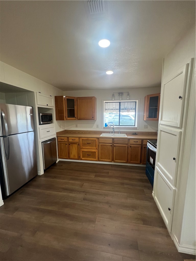 479008 Property Photo 3