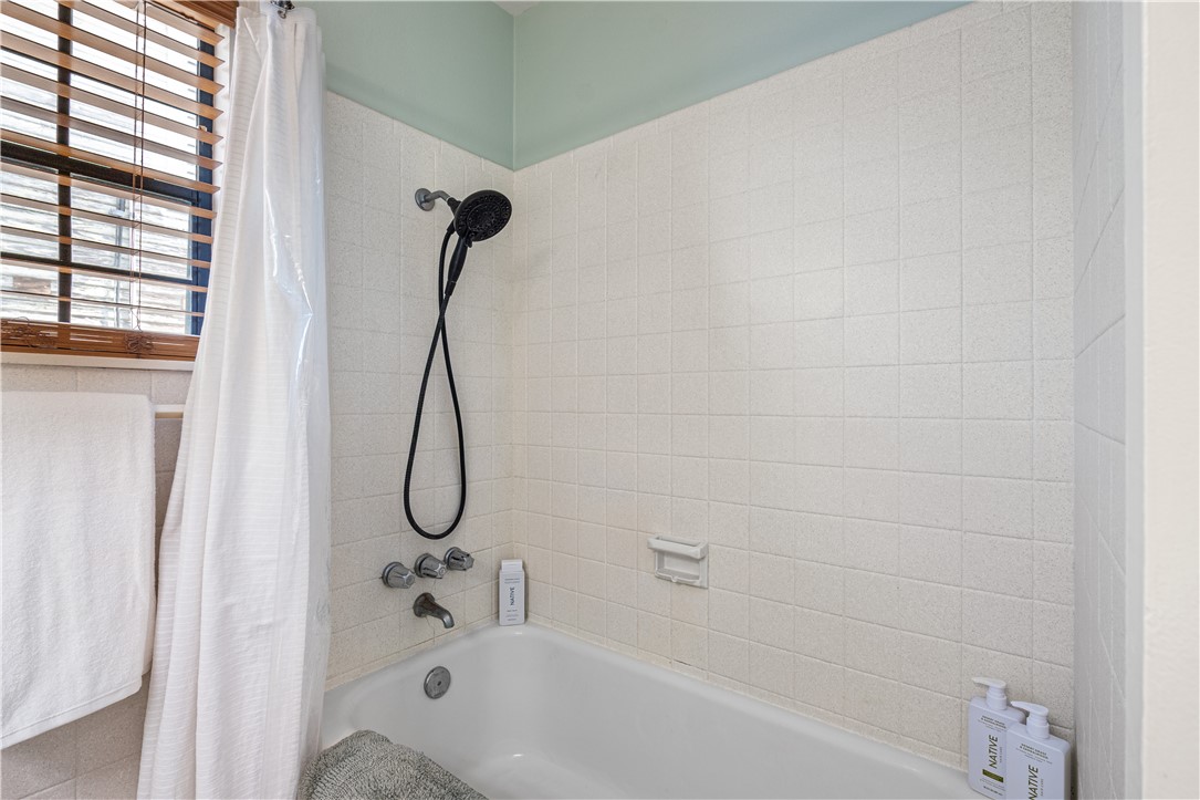 306 Naples St Property Photo 24