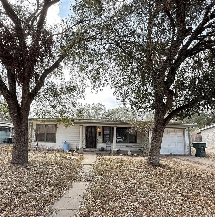 1603 Pena St Property Photo 1