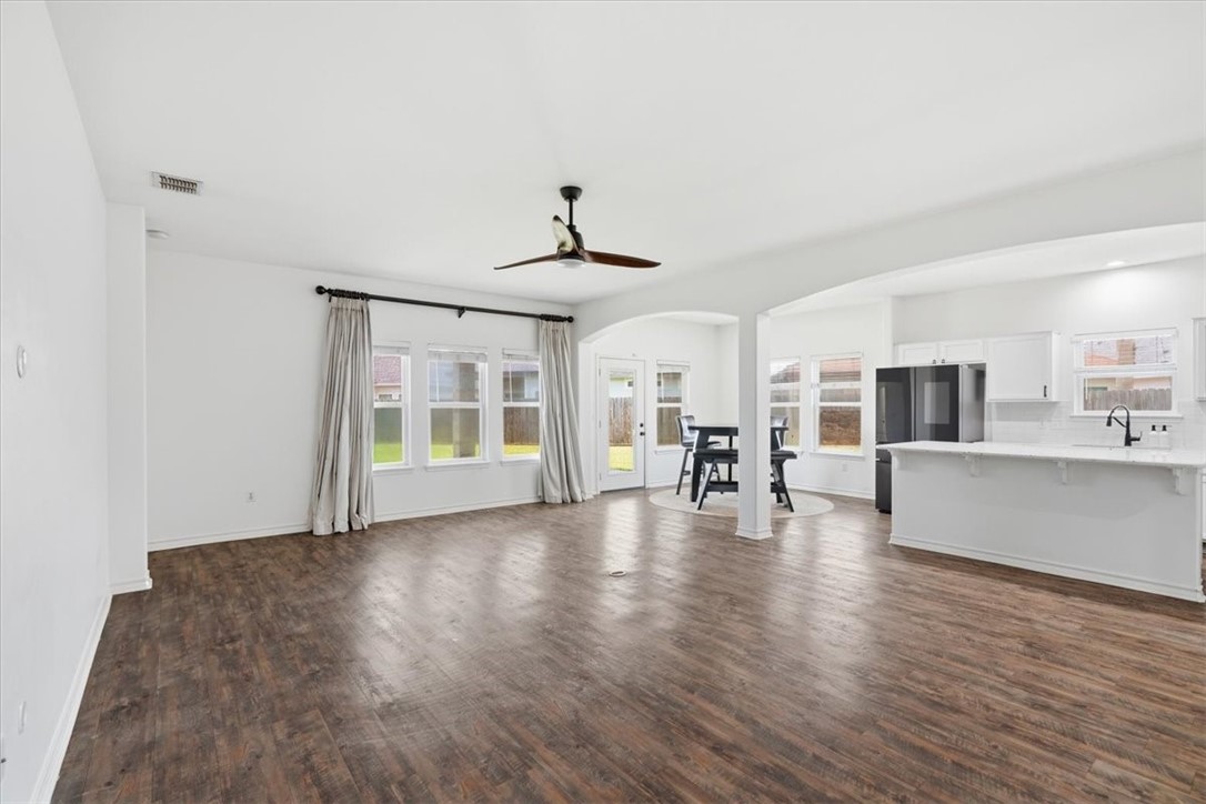7005 Tocken Ct Property Photo 5