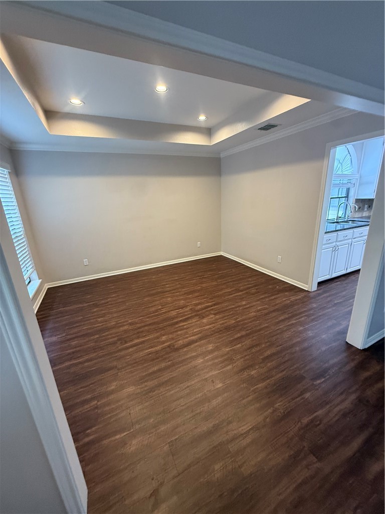 7649 Dallas St Property Photo 4