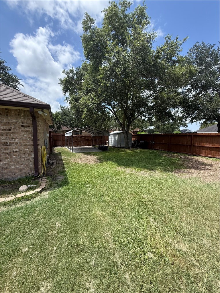 7649 Dallas St Property Photo 21