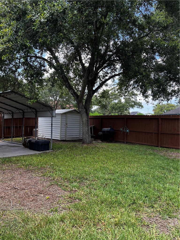7649 Dallas St Property Photo 22