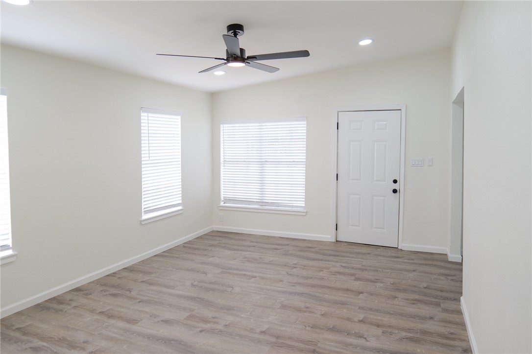 10822 Mayfield Dr Property Photo 4