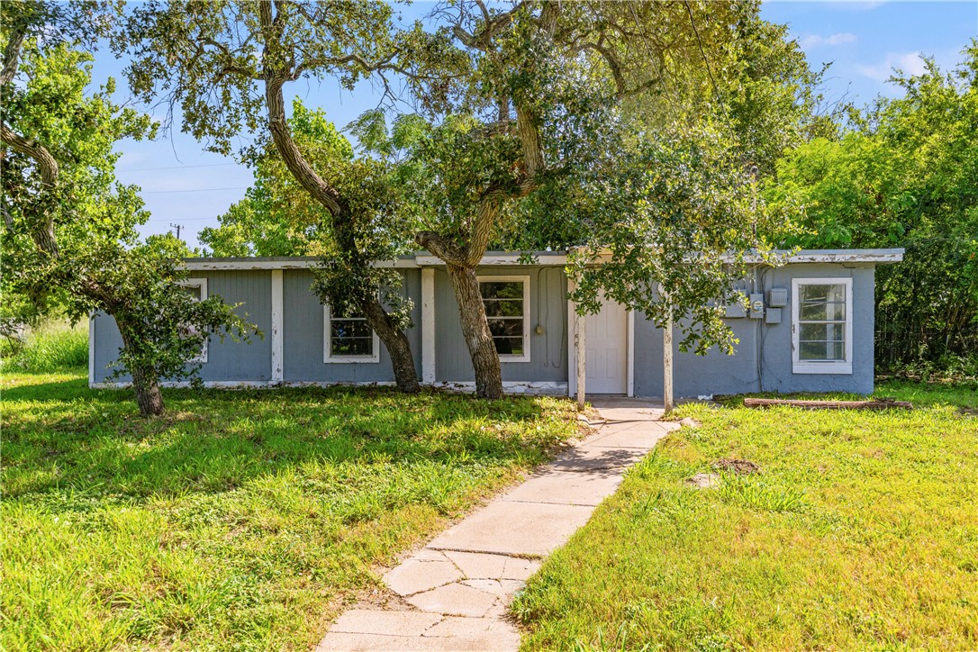 438 Scotland Dr Property Photo 1