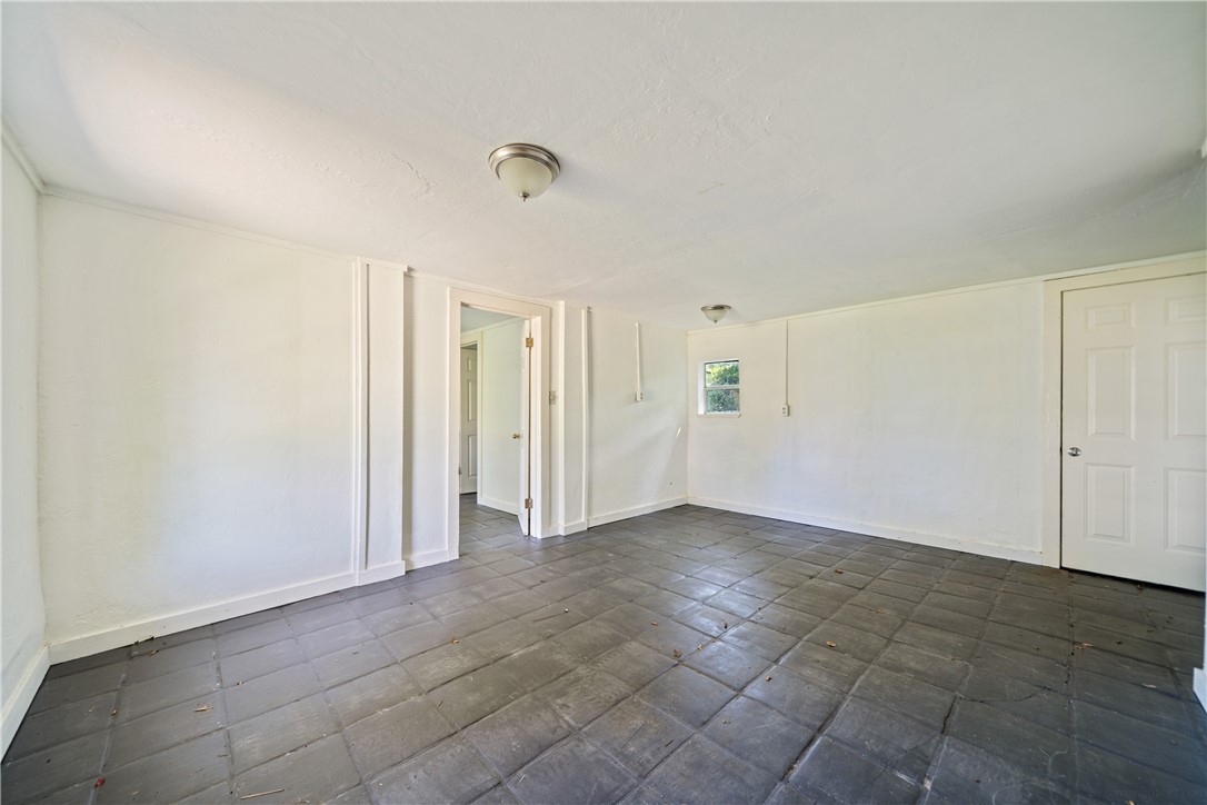 438 Scotland Dr Property Photo 4