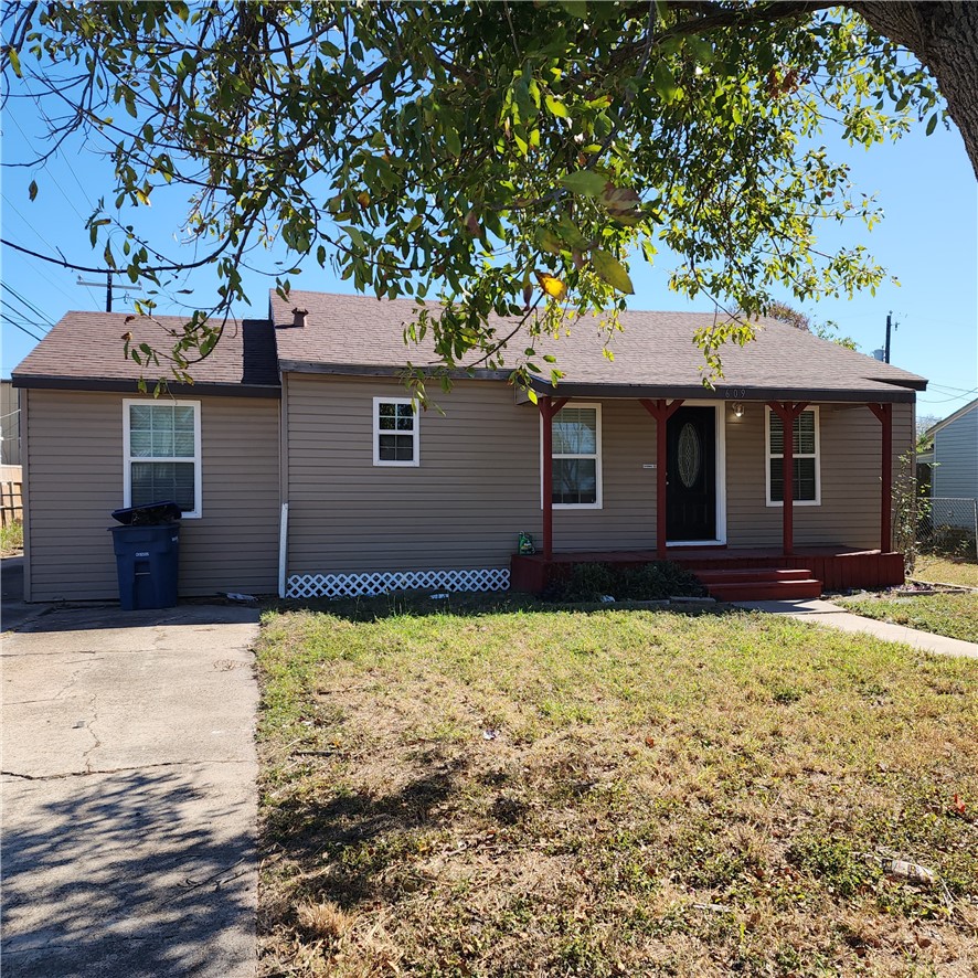 609 Sam St Property Photo 1