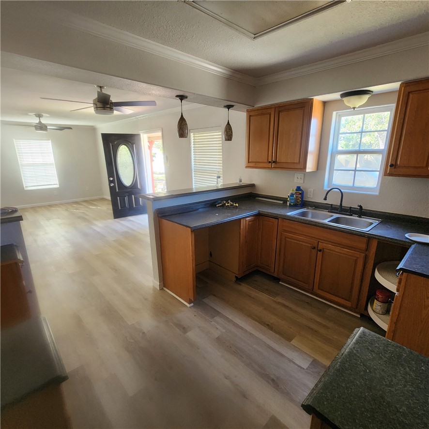 609 Sam St Property Photo 2
