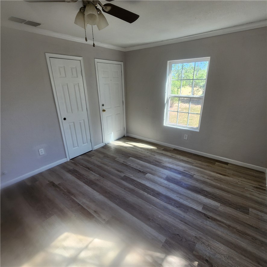 609 Sam St Property Photo 5