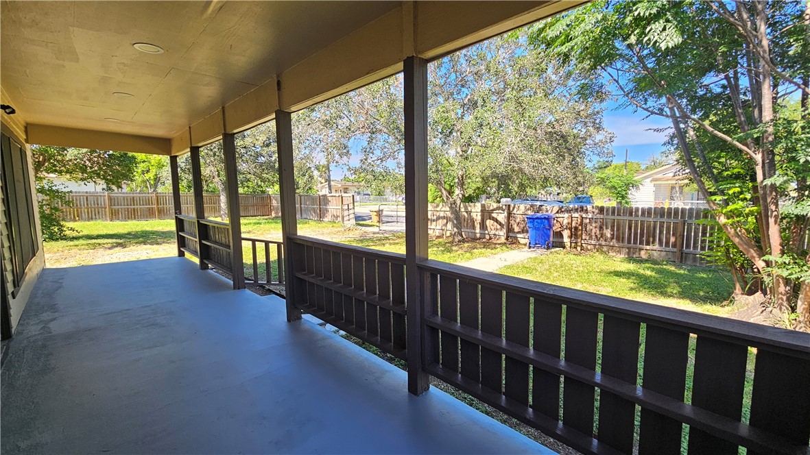 4405 Molina Dr Property Photo 6