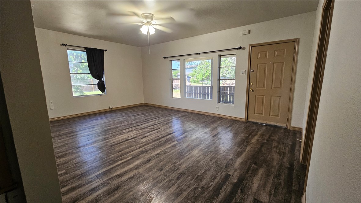 4405 Molina Dr Property Photo 8