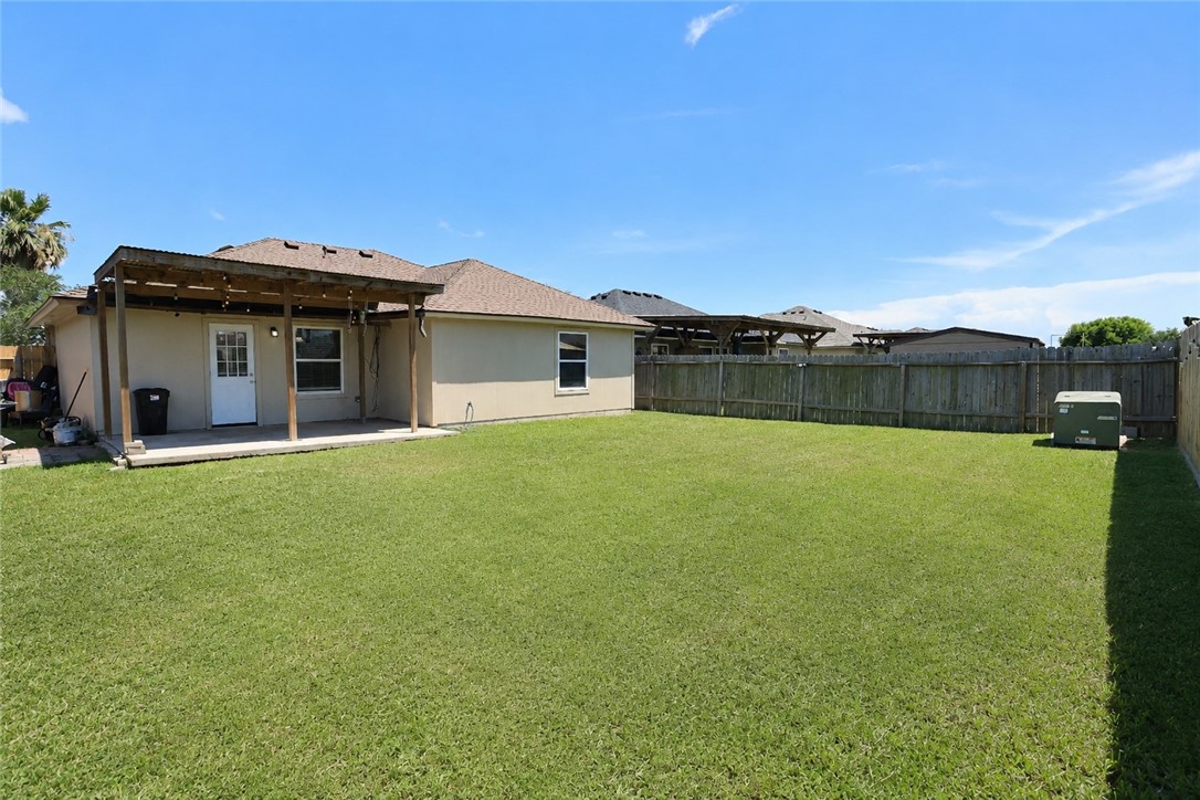 1030 Livermore St Property Photo 22