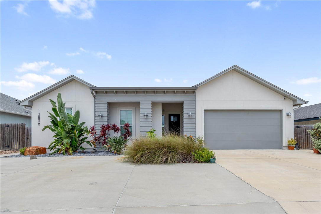 13838 Halyard Dr Property Photo 1