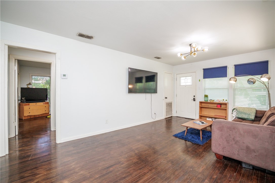 5808 Rio Vista Ave Property Photo 9