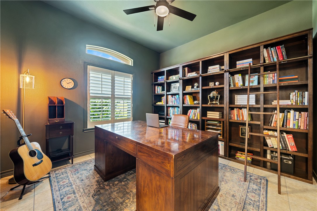 6305 Legacy Property Photo 7