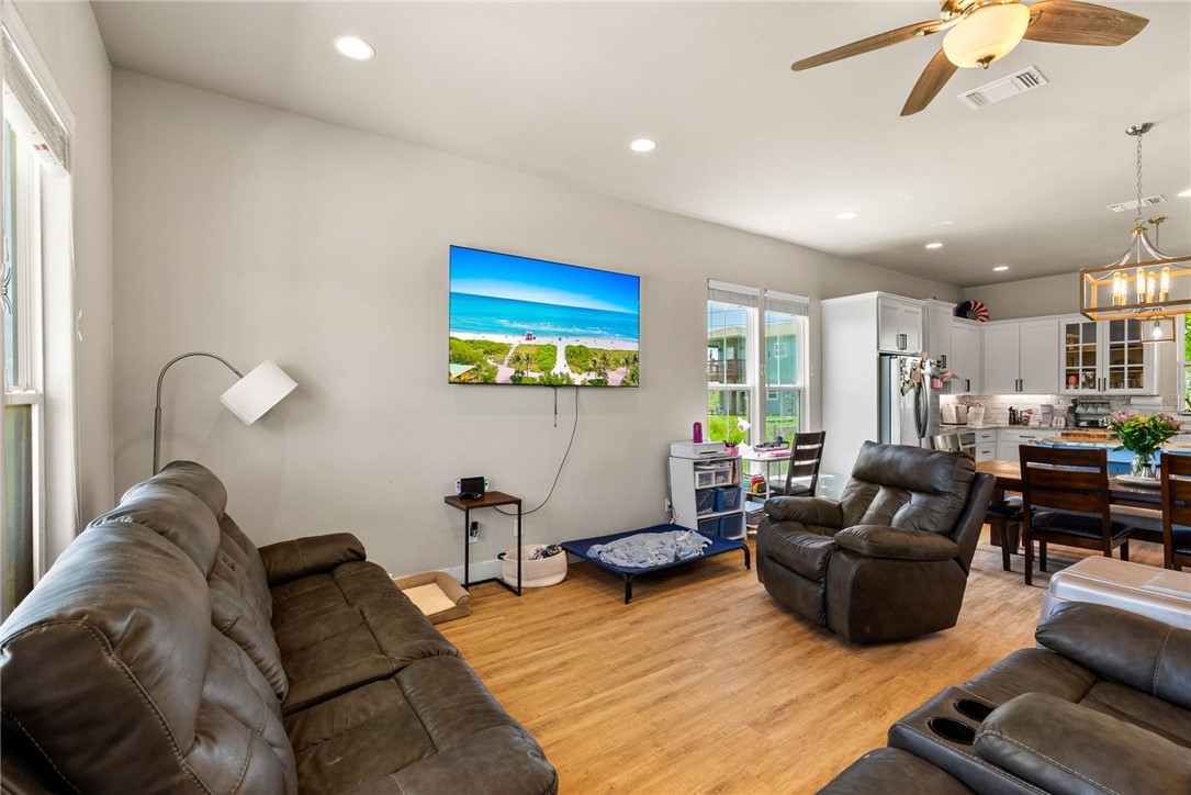 360 Club Oak Lane Property Photo 6