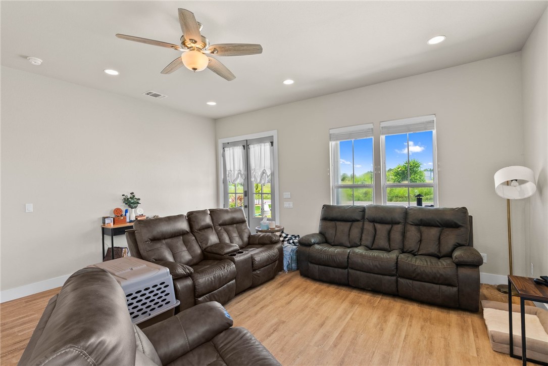 360 Club Oak Lane Property Photo 8