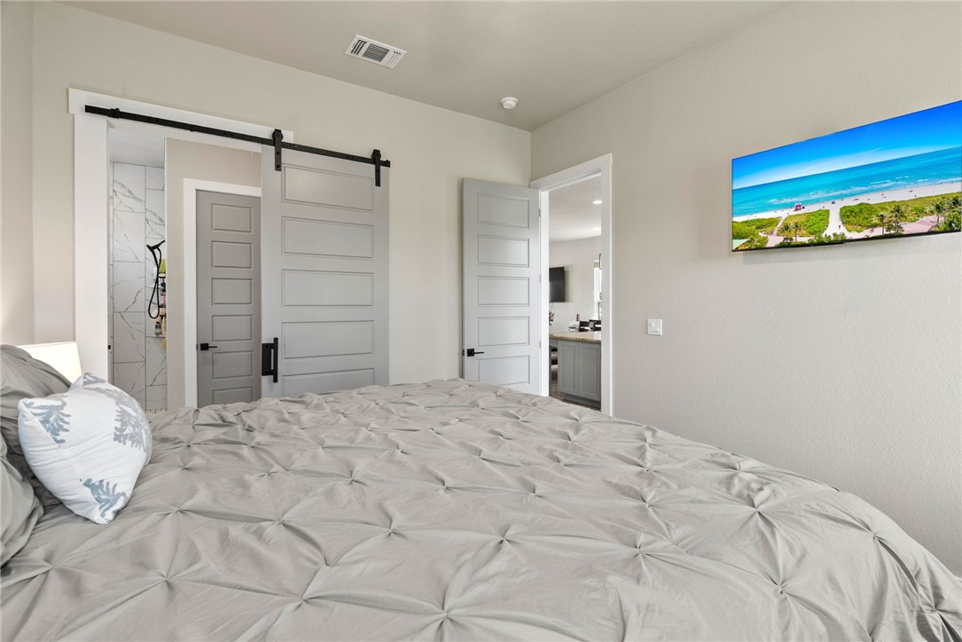 360 Club Oak Lane Property Photo 16
