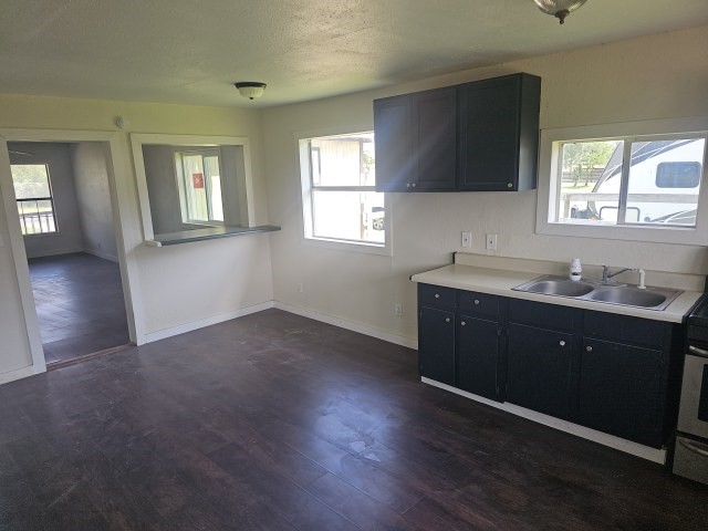 525 Jane St Property Photo 6