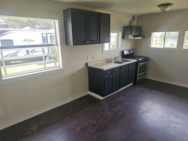 525 Jane St Property Photo 7