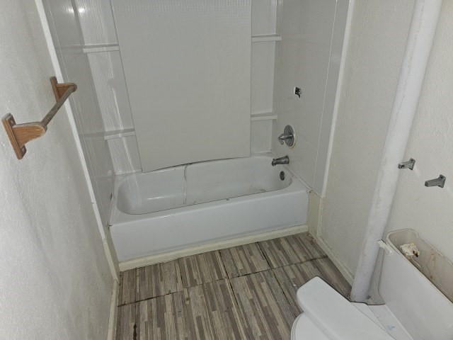 525 Jane St Property Photo 8