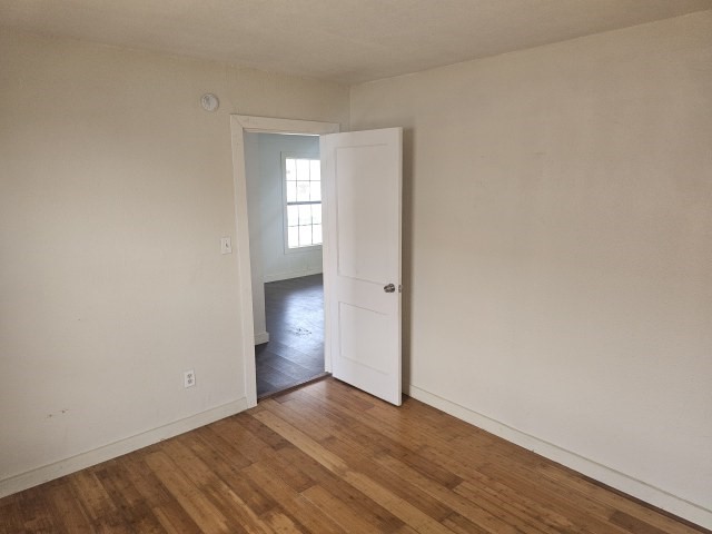 525 Jane St Property Photo 9