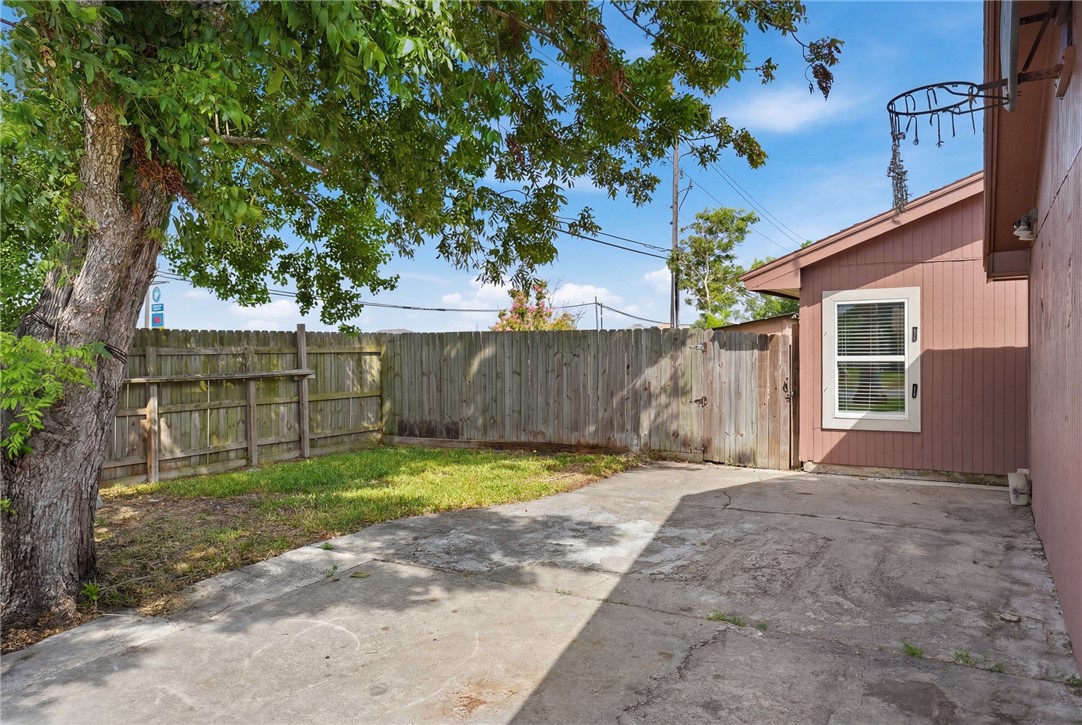 1001 Starlite Dr Property Photo 3
