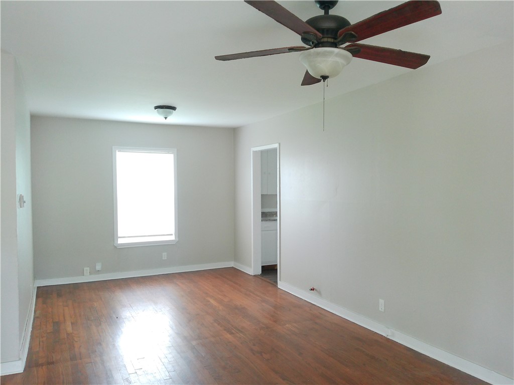 2837 Sarita St Property Photo 2