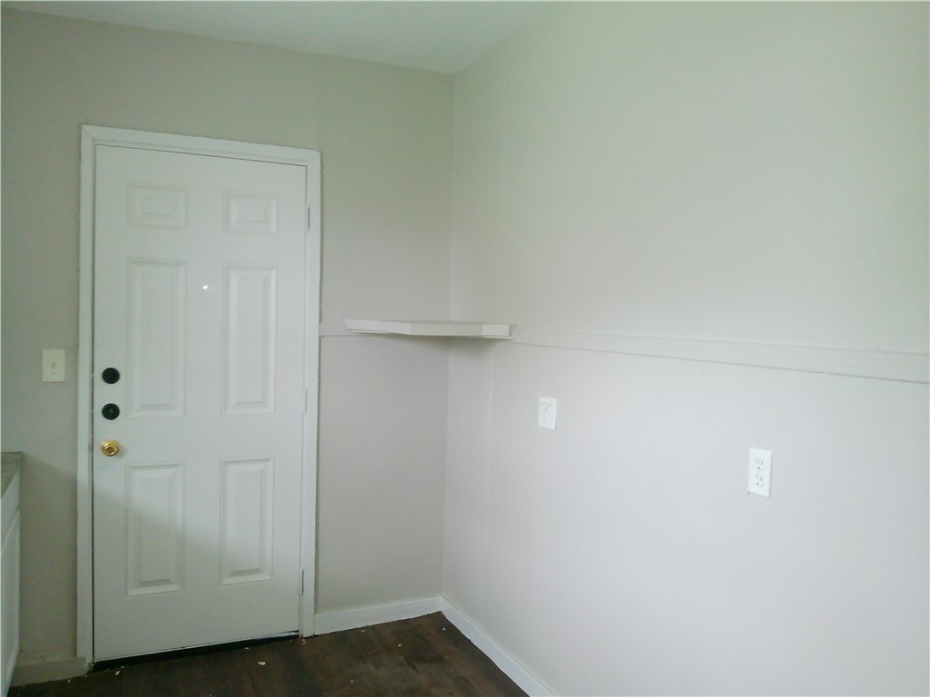 2837 Sarita St Property Photo 5