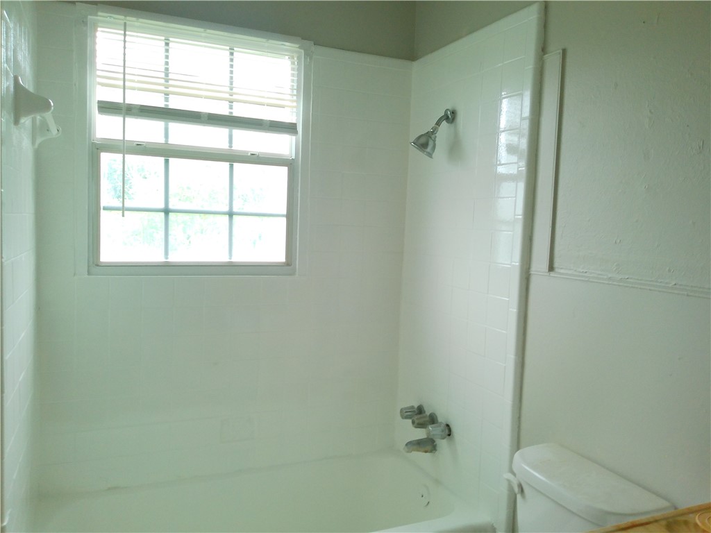 2837 Sarita St Property Photo 8