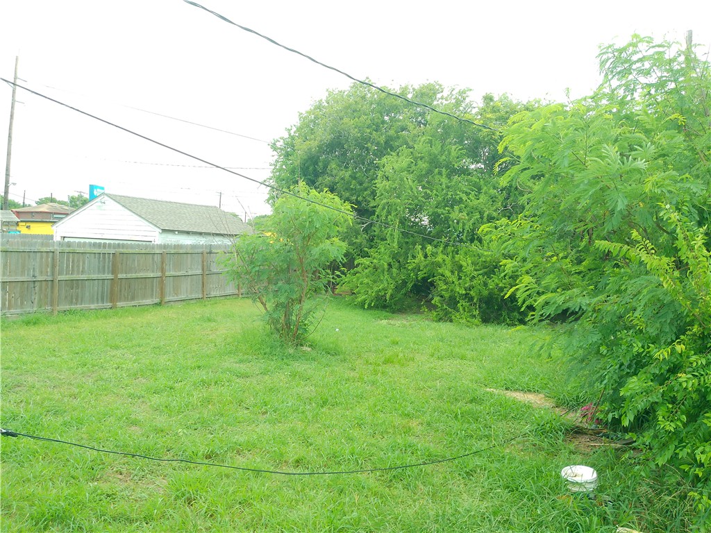 2837 Sarita St Property Photo 9
