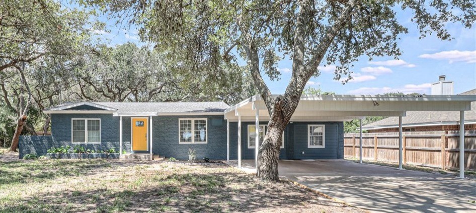 2555 Big Oak Property Photo 1