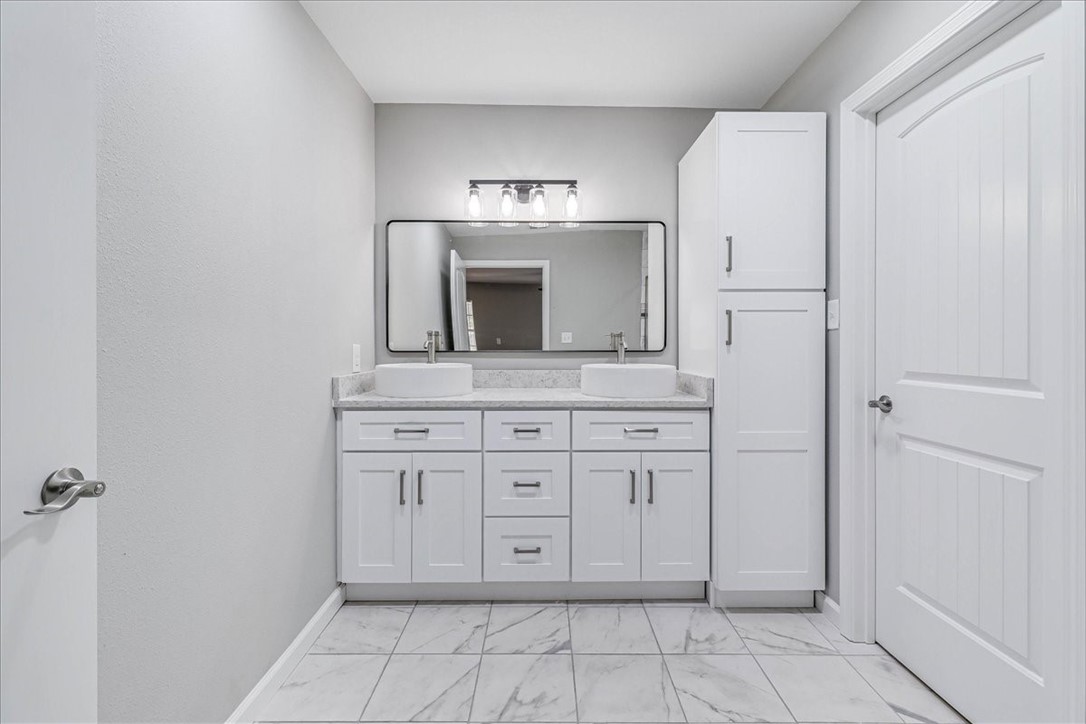 2555 Big Oak Property Photo 16