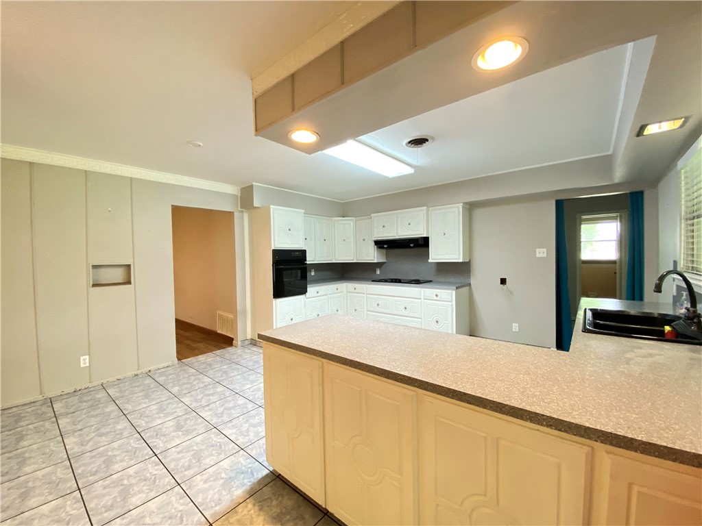 536 W Yoakum Ave Property Photo 6