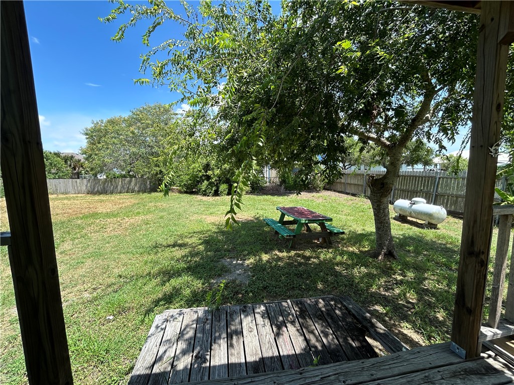 522 1st St Property Photo 16