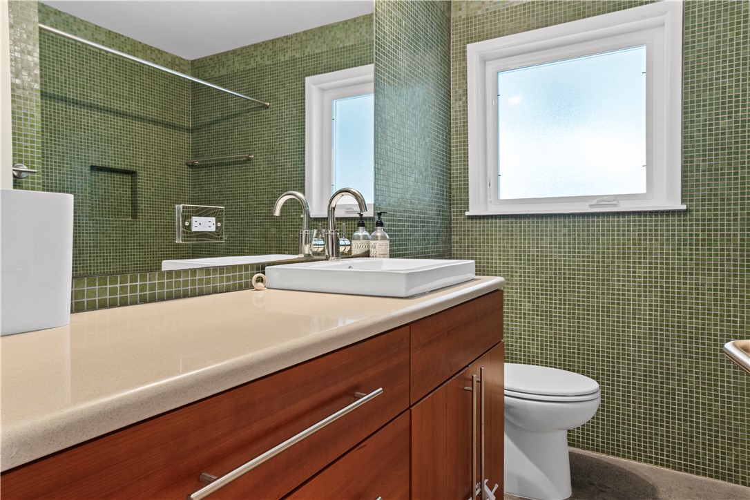 256 Purl Pl Property Photo 20