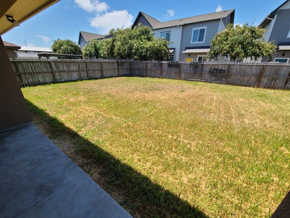 1921 Woodbend Dr Property Photo 21