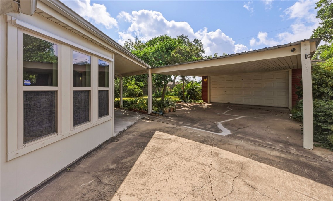 505 Williamson Pl Property Photo 23