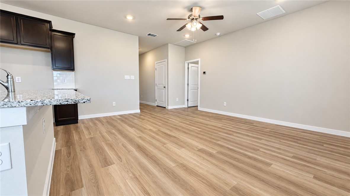 9569 Swedish Oak Dr Property Photo 6