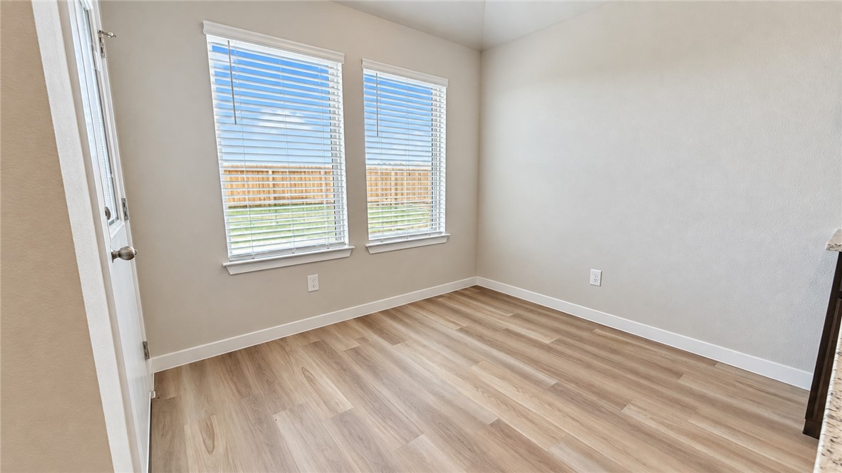 9569 Swedish Oak Dr Property Photo 7