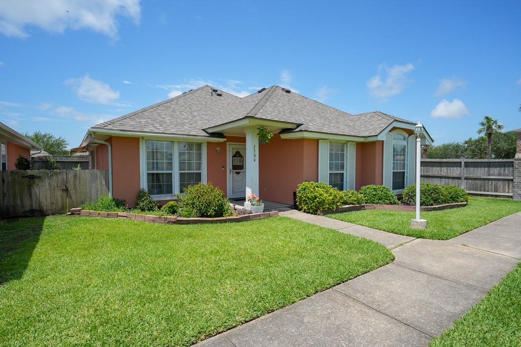 2300 Naples Dr Property Photo 1