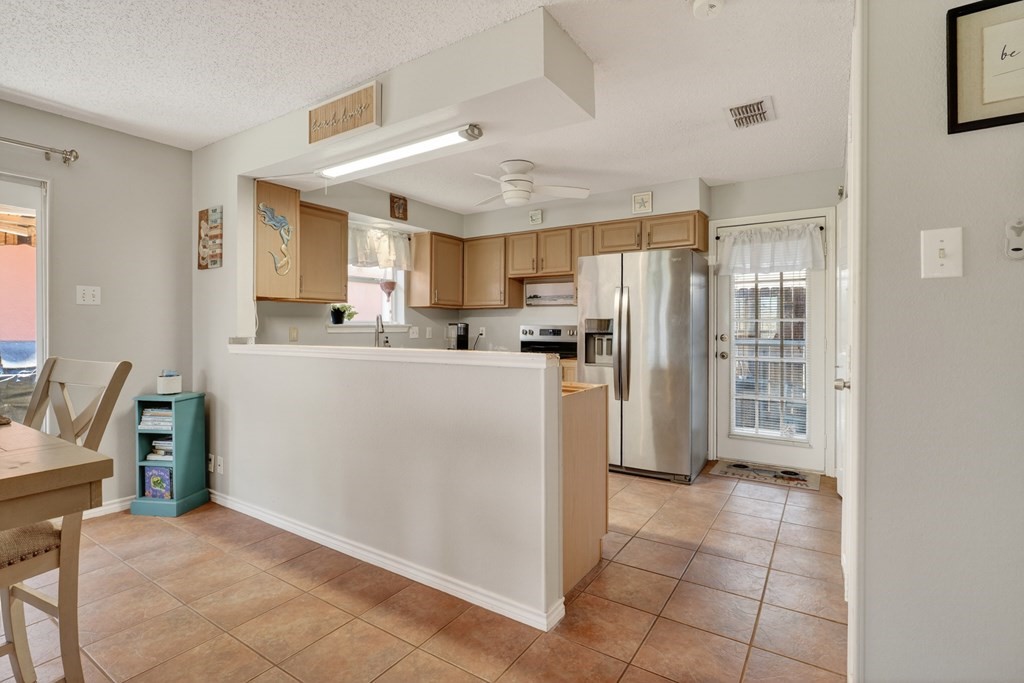 2300 Naples Dr Property Photo 6