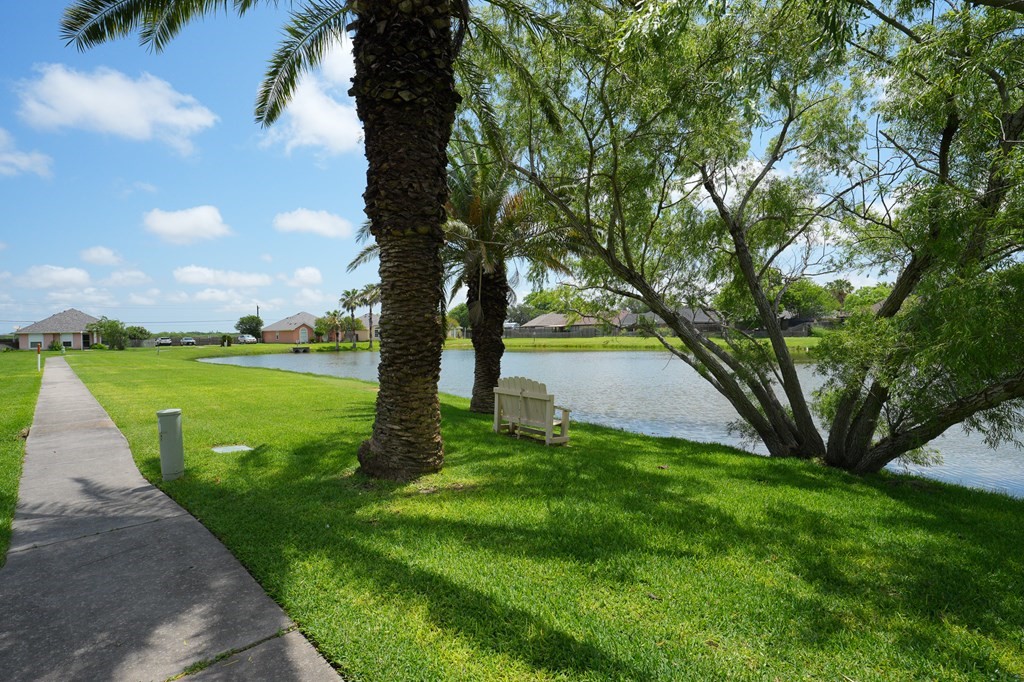 2300 Naples Dr Property Photo 13